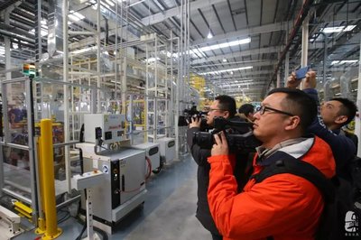 開業(yè)慶典:工廠竣工暨產(chǎn)品下線活動